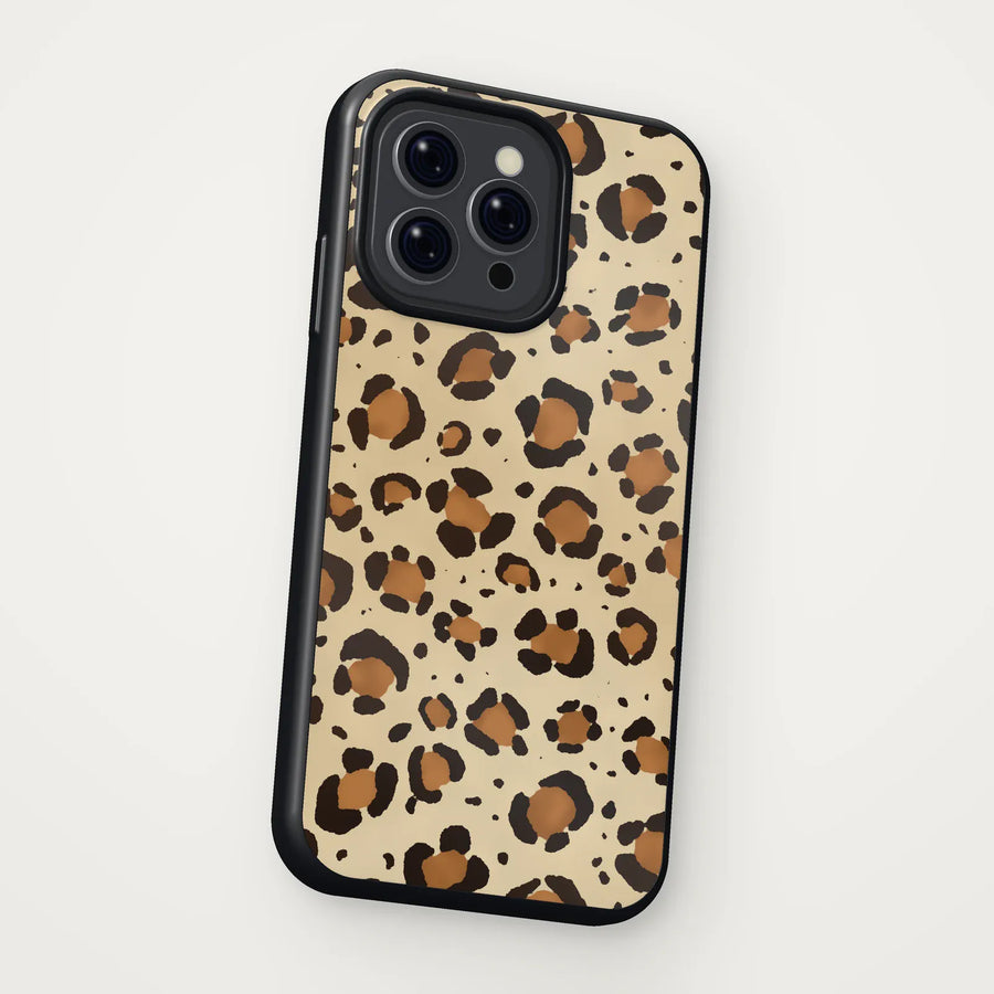 Vanilla leopard iPhone case with black edge, 3/4 view – Dealer de Coque