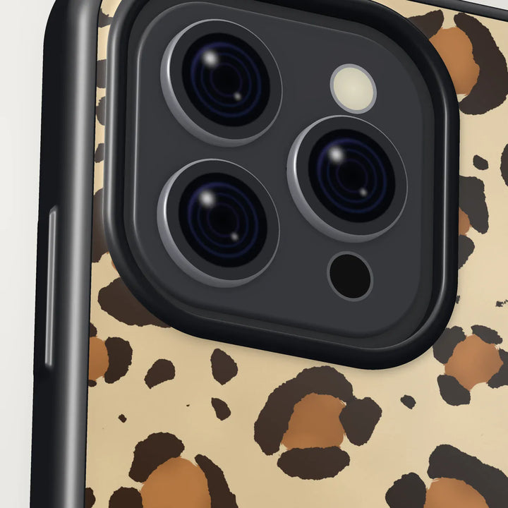 Close-up of the leopard print and the photo edge – Dealer de Coque