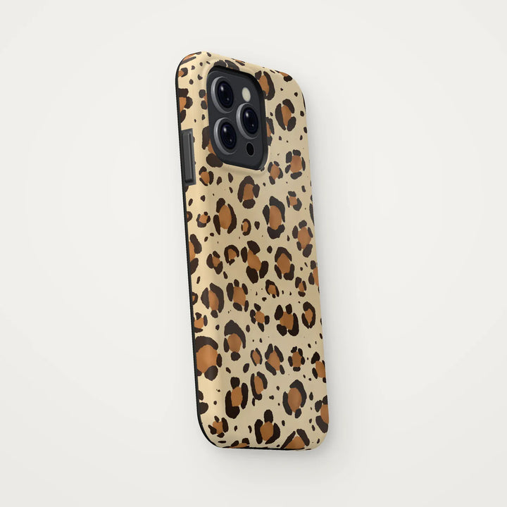 Vanilla leopard iPhone case with printed edge, black silicone interior and rigid shell – Dealer de Coque